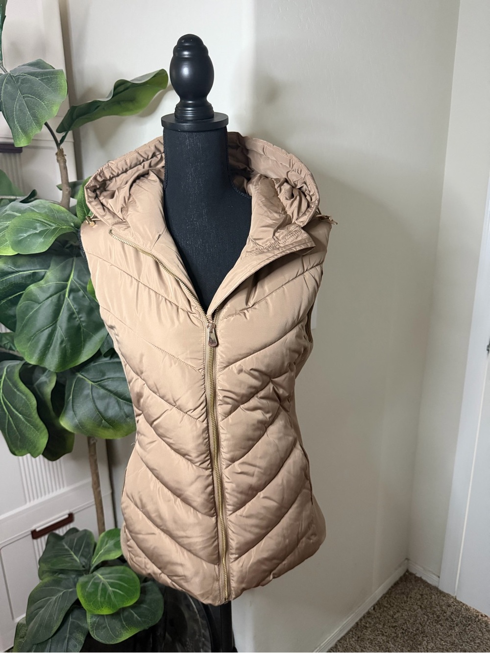 Quilted Hooded Puffer Vest - Tan